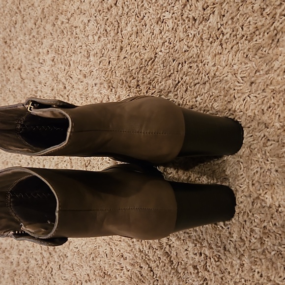 NWT WILD DIVA ANKLE ZIPPER HEELED BOOTS BROWN - Picture 7 of 12